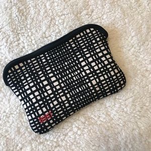 BUILT reversible neoprene sleeve